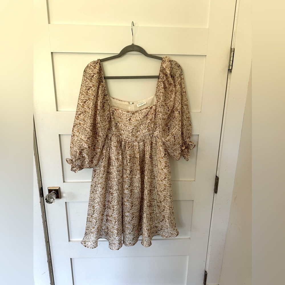 Adorable babydoll dress.
